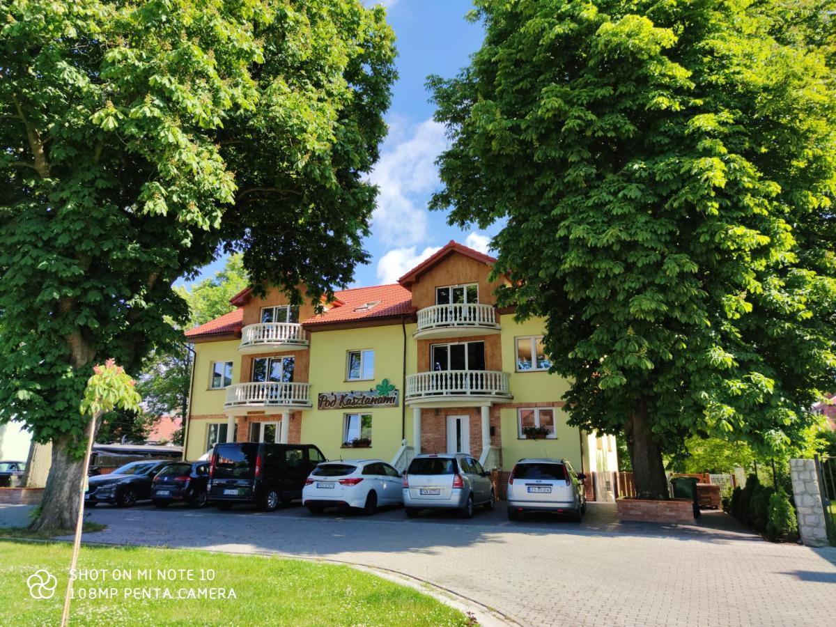 Pokoje Goscinne Pod Kasztanami Leba Exterior photo